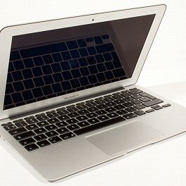 Review Apple MacBook Air (11 inch Mid 2011)